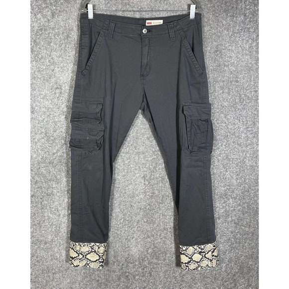Wrangler Regular Taper Faux Snakeskin Hem Cargo Pocket Pants Men Size 32x30 Gray - Picture 1 of 12